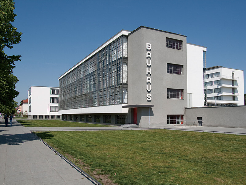 德国德绍所留下的包浩斯校舍已成为建筑迷的朝圣景点。