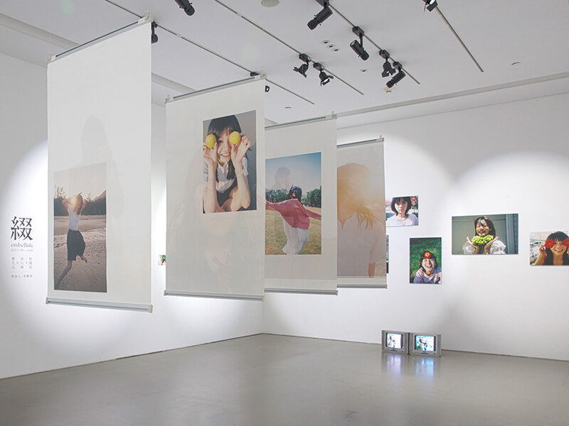 图二：「AM+NEXT」缀——embellish胶片摄影师联展展览现场
