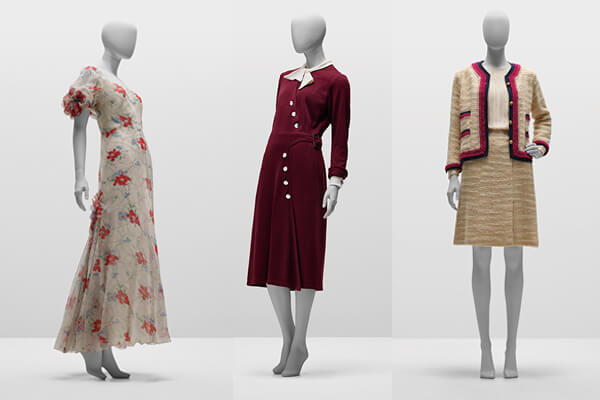 香奈儿在1935年以丝质印花柯根纱设计的时装（左图）。香奈儿在1935年以羊毛针织螺纹布料所设计的作品（中图）。香奈儿在1964年推出的经典斜纹软呢套装（右图）。