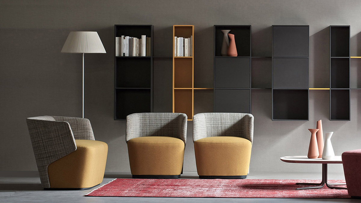 Embrasse Sofa