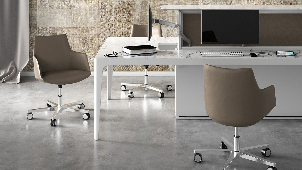 Divina Lounge Chair