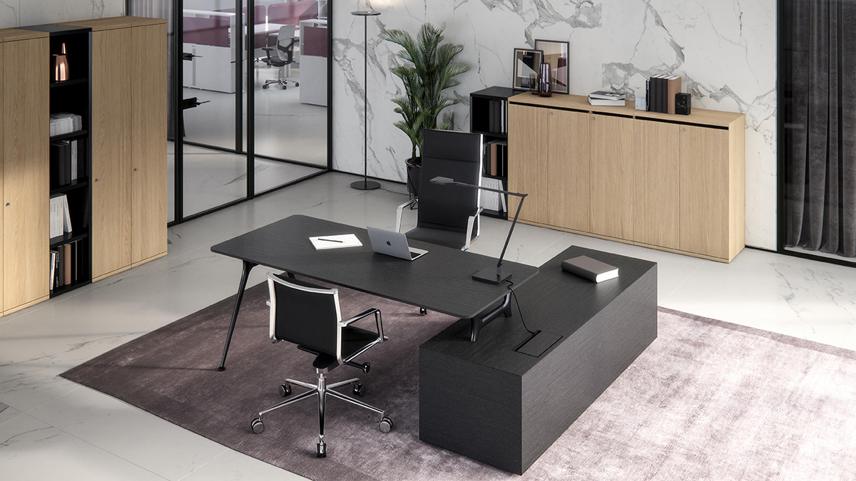 P016 Executive Desk