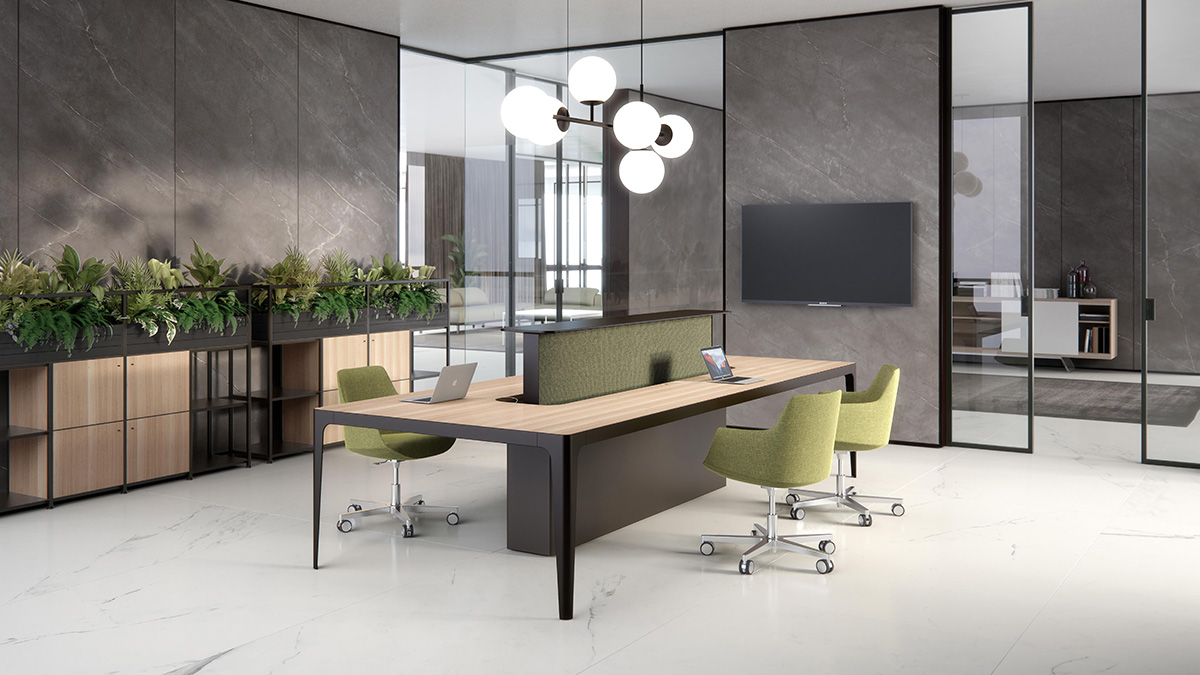 Grand More Shared Table