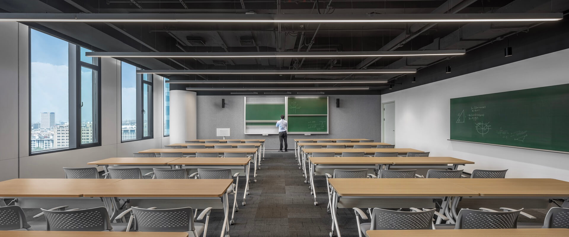 Shanghai Institute for Mathematics and Interdisciplinary Sciences (SIMIS)