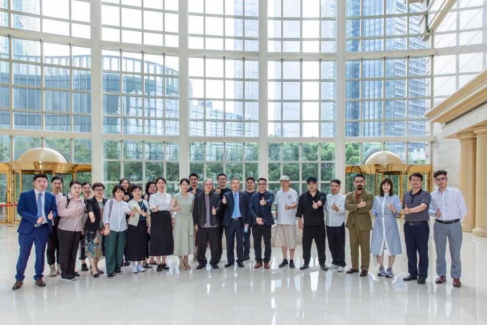 中国家具协会 “家居设计中国行”合影留念